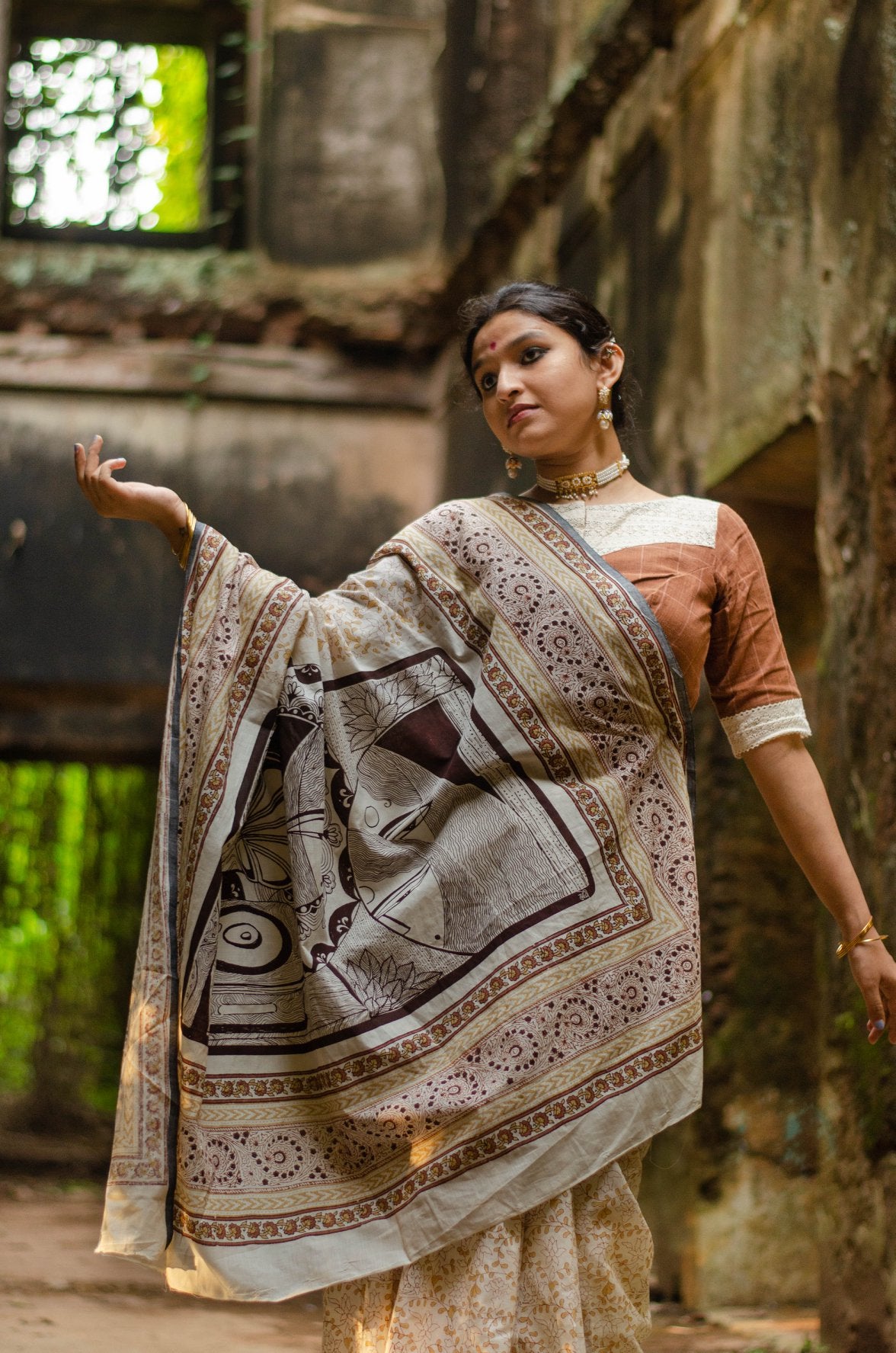 THE INNER CHAMBER 001