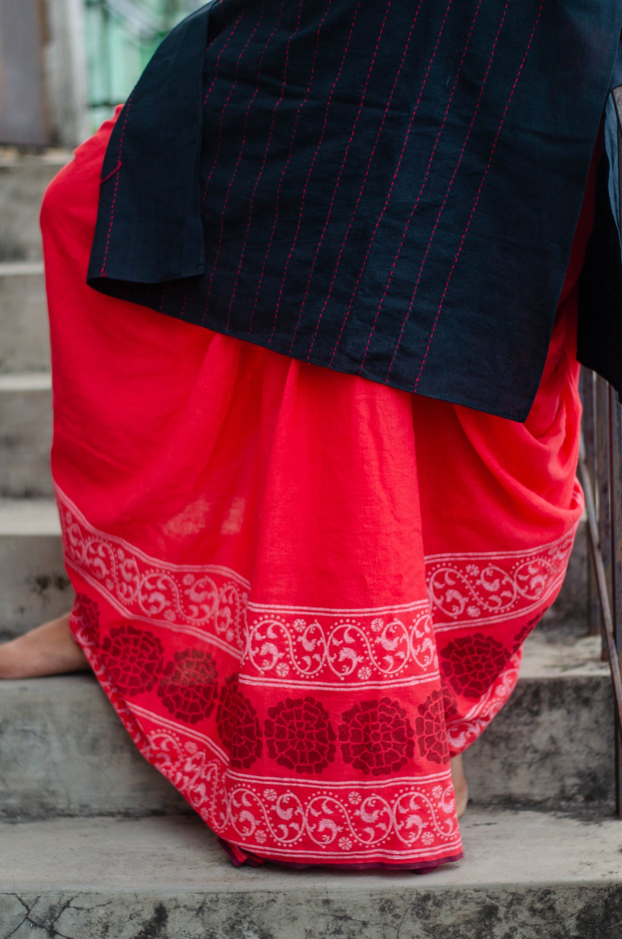 RED GENDA PHOOL DHUTI