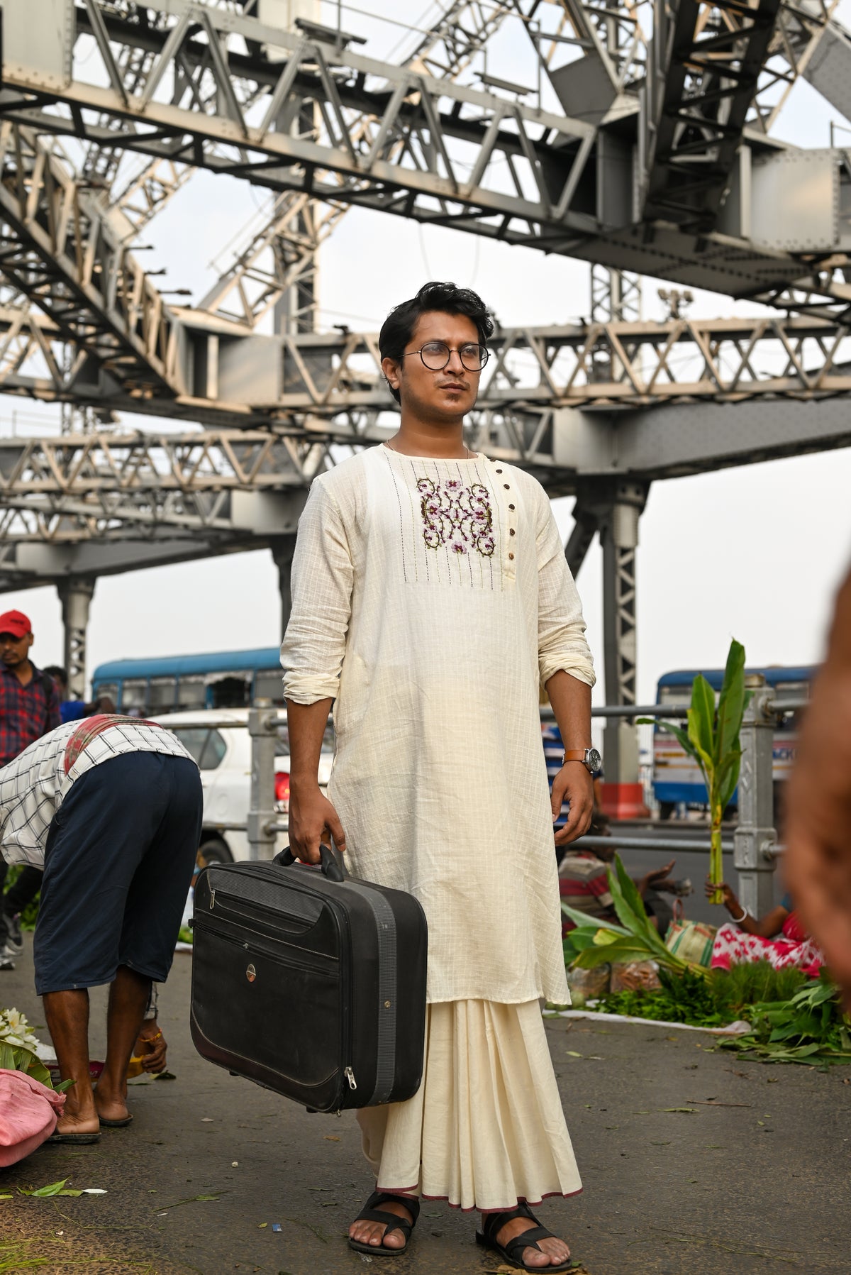 OFF-WHITE KASHMIRI GUL EMBROIDERED HANDLOOM COTTON KURTA