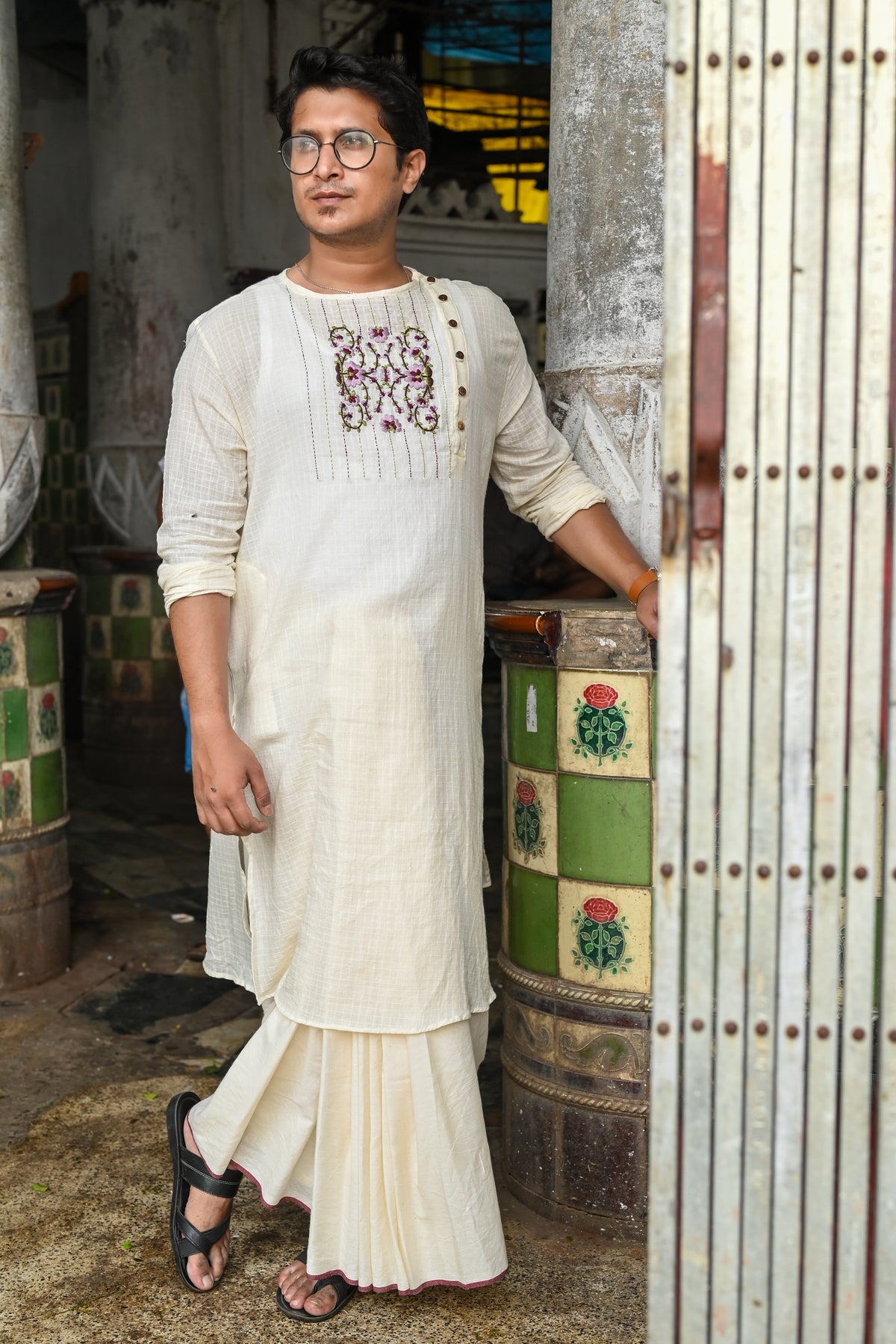 OFF-WHITE KASHMIRI GUL EMBROIDERED HANDLOOM COTTON KURTA
