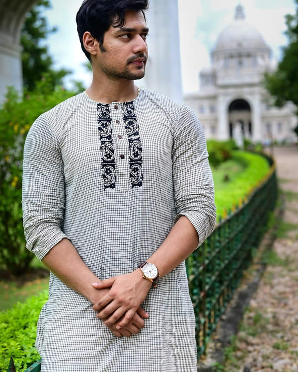 WHITE-BLACK PAISLEY EMBROIDERED KURTA