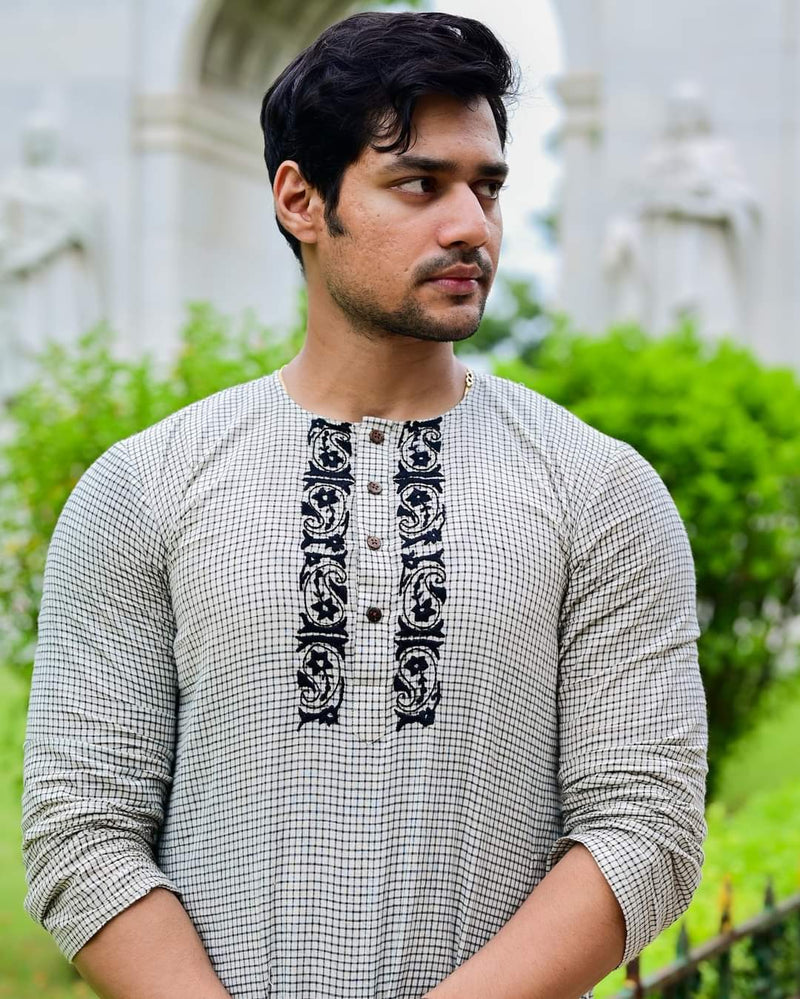 WHITE-BLACK PAISLEY EMBROIDERED KURTA