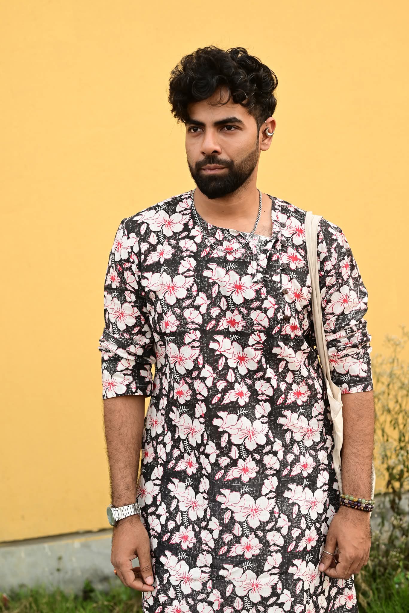 WHITE HIBISCUS BLOCK PRINTED COTTON KURTA – HANDLOOM MEN’S KURTA