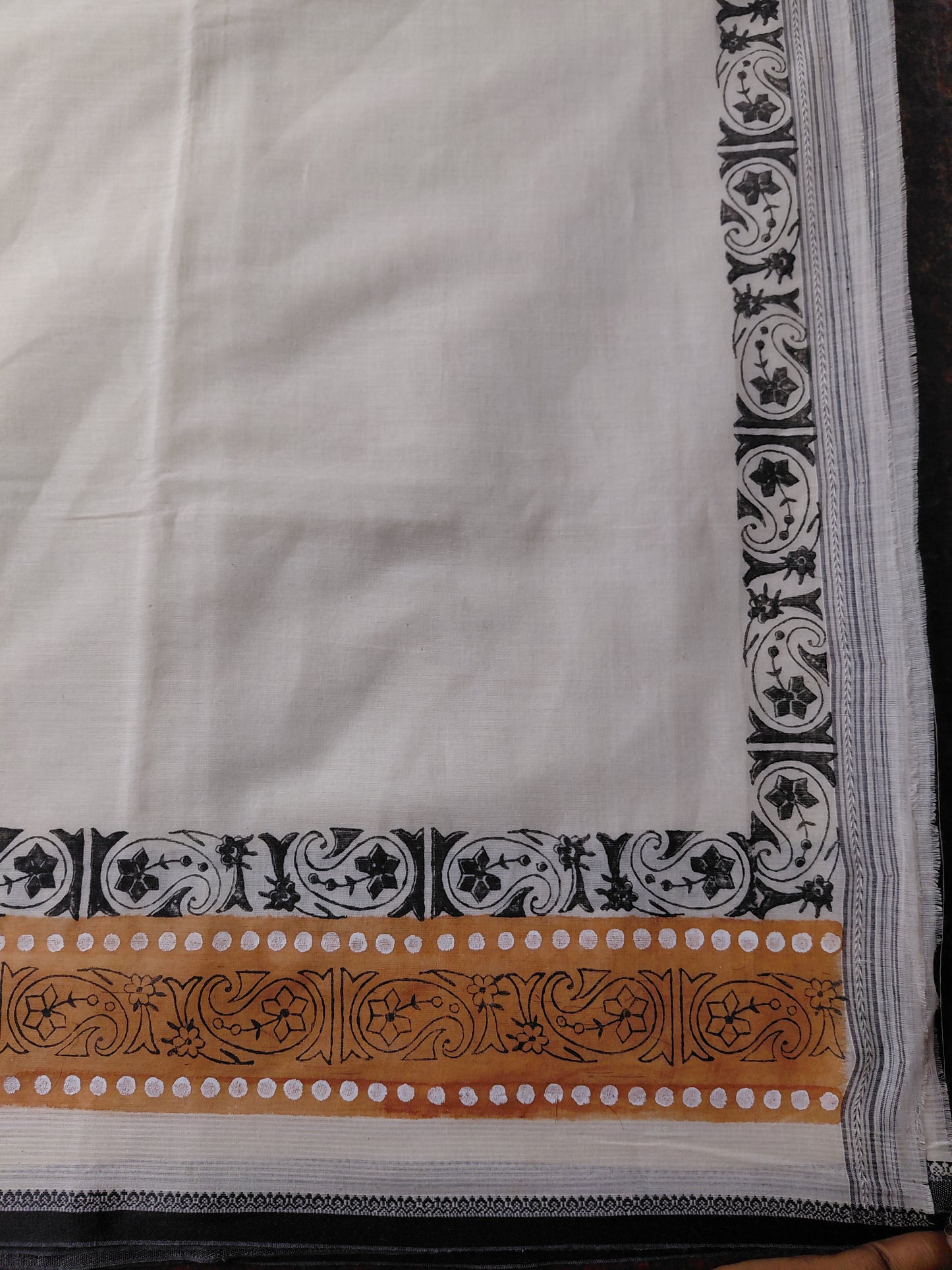 PAISLEY KOLKA PRINTED DHUTI