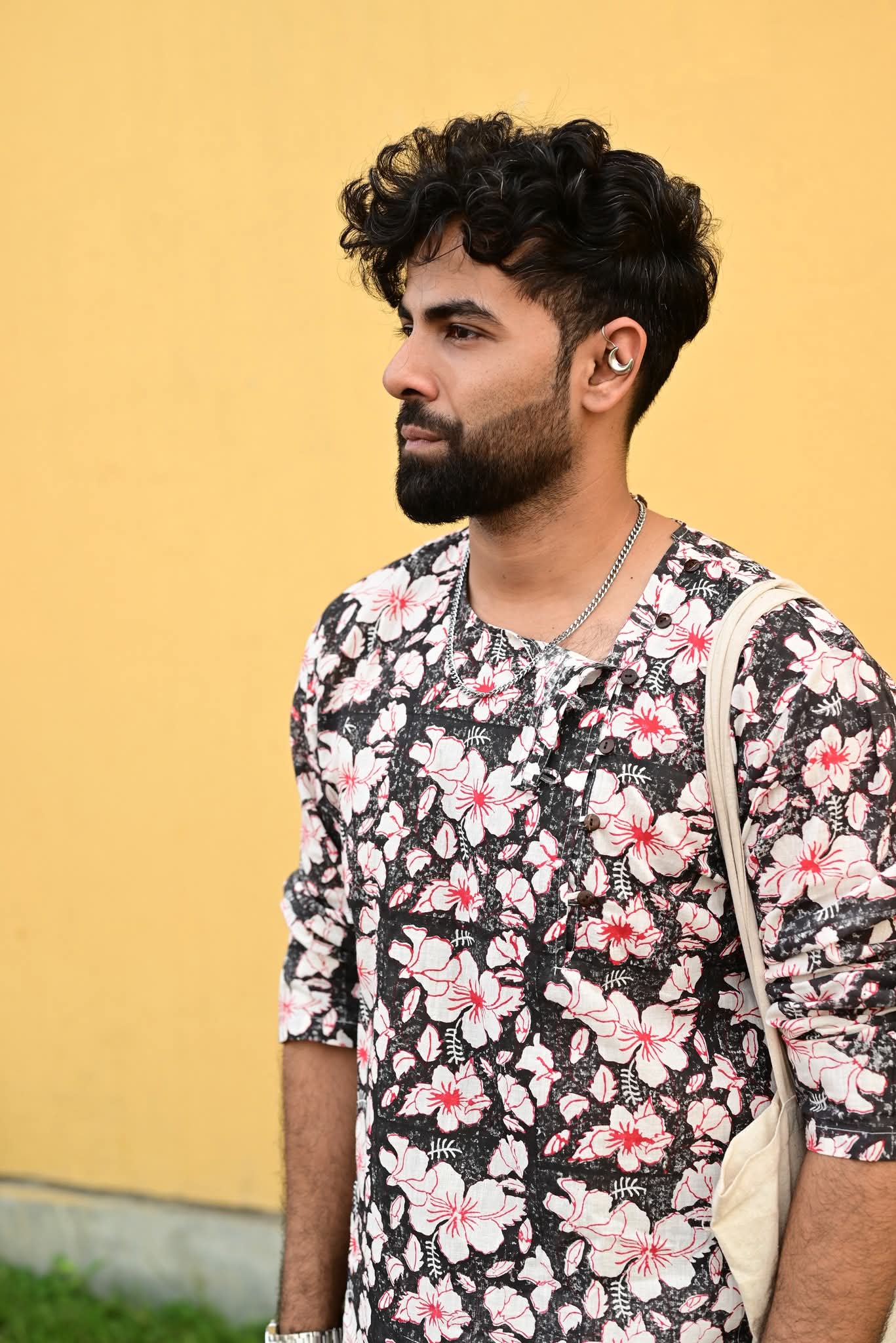 WHITE HIBISCUS BLOCK PRINTED COTTON KURTA – HANDLOOM MEN’S KURTA
